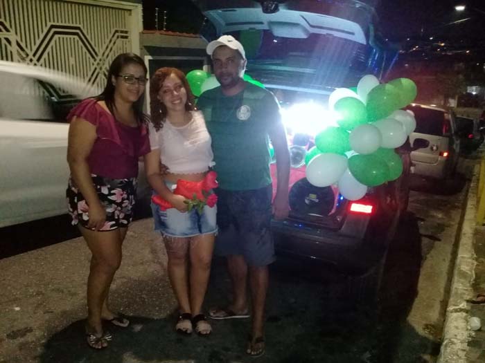 Homenagem ao Vivo para Aniversário da Amiga