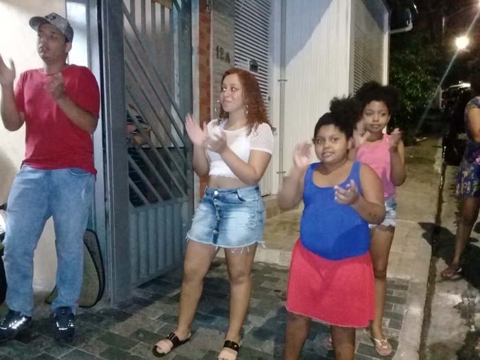 Homenagem ao Vivo para Aniversário da Amiga