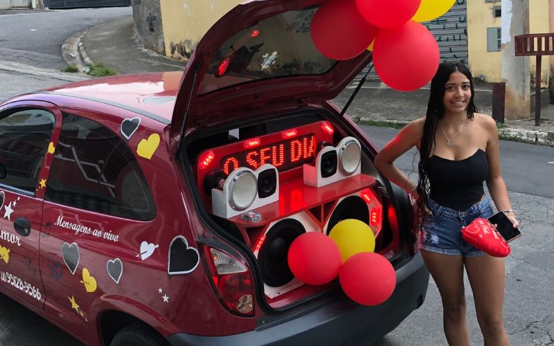 Homenagem ao Vivo de Aniversário da Filha em Guarulhos