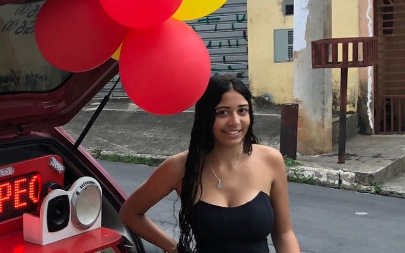 Homenagem ao Vivo de Aniversário da Filha em Guarulhos
