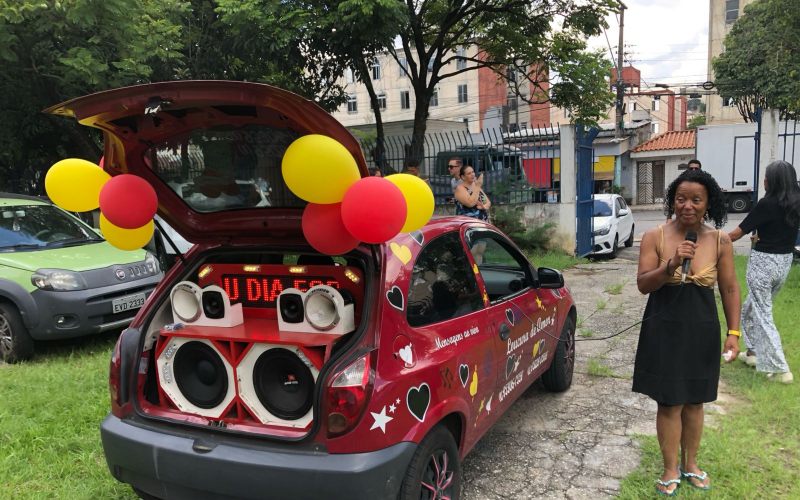 Carro de Homenagem em Carapicuíba