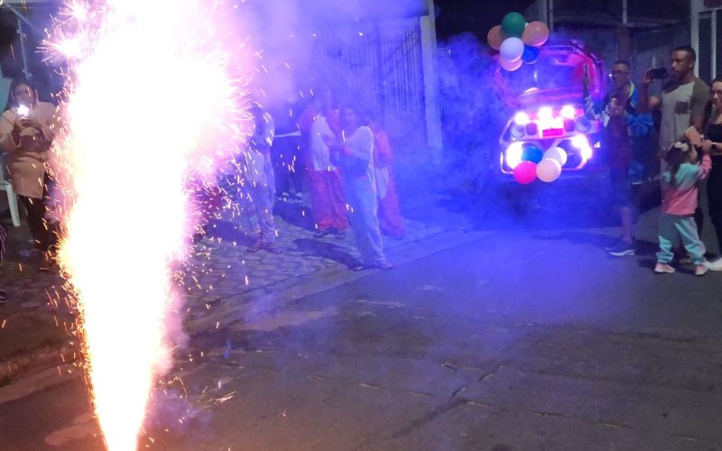 Carro de Mensagem emocionante de aniversário para Mãe